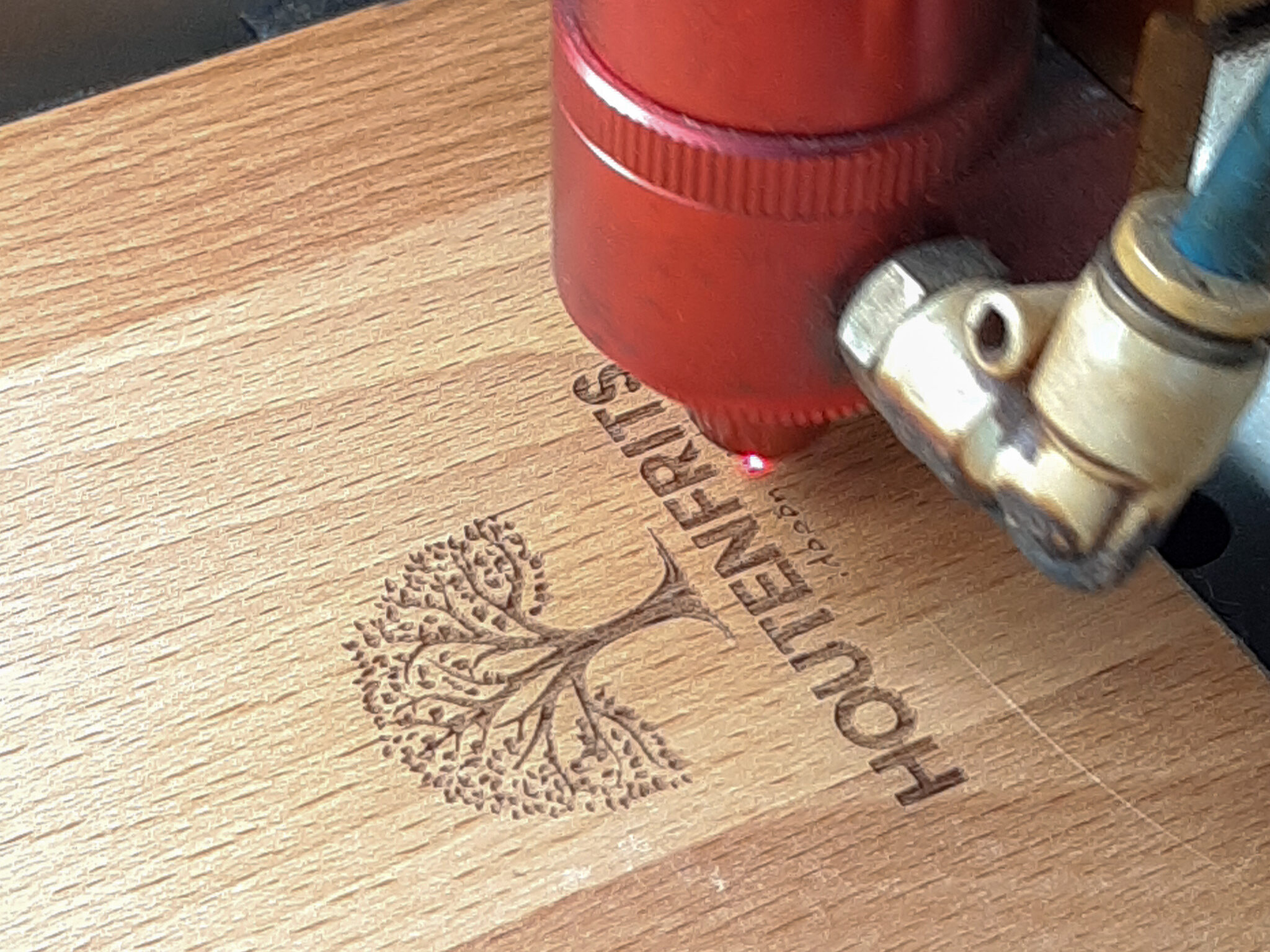 Maatwerk Lasersnijden & graveren in hout en acryl