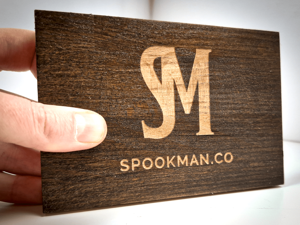 Logo in hout graveren duotoon