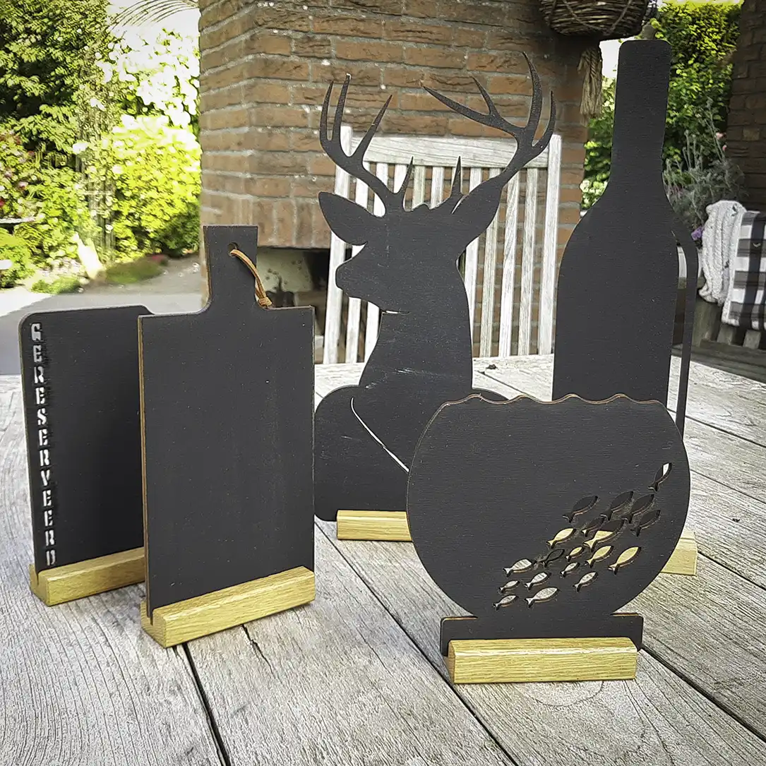 kaarthouders met menu krijtbord